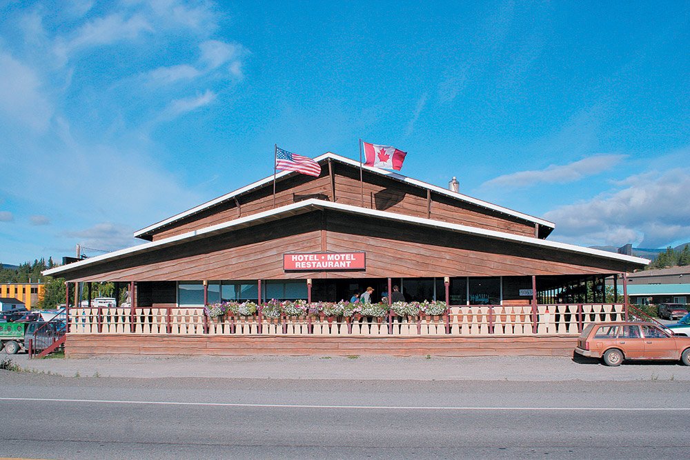 Airport Chalet - Yukon Territory Information